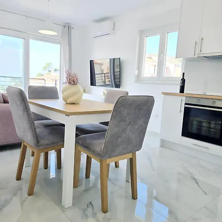 Daire Peak - Santric Makarska