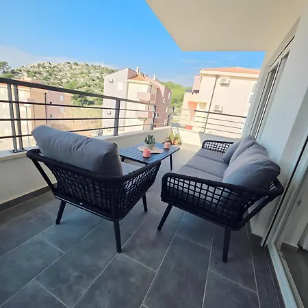 Daire Peak - Santric Makarska